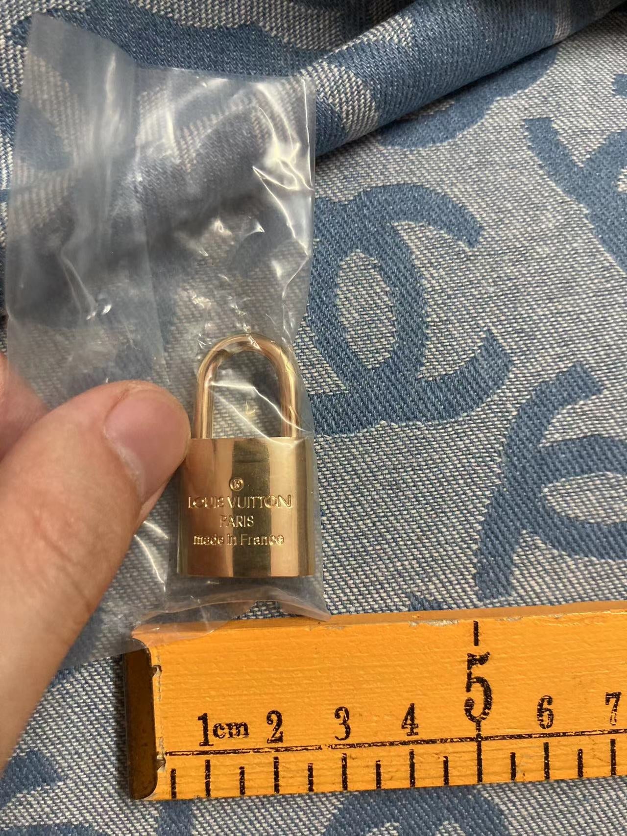 LV Golden Lock&Key Accessory